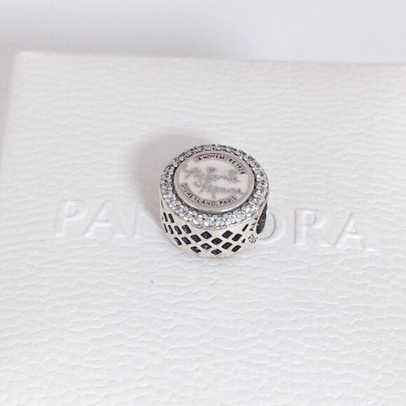 PANDORA MINNIE LIMITED EDITION - CHARM DISNEYLAND PARIS EXCLUSIVE BEAD - Picture 7 of 7